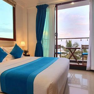 Deluxe  King Room Male only